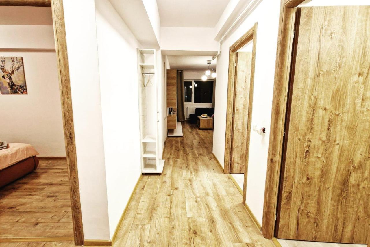 Lux & Confort - Apartament 3 Camere Bukarest Eksteriør billede