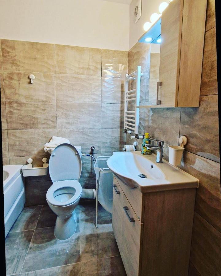 Lux & Confort - Apartament 3 Camere Bukarest Eksteriør billede