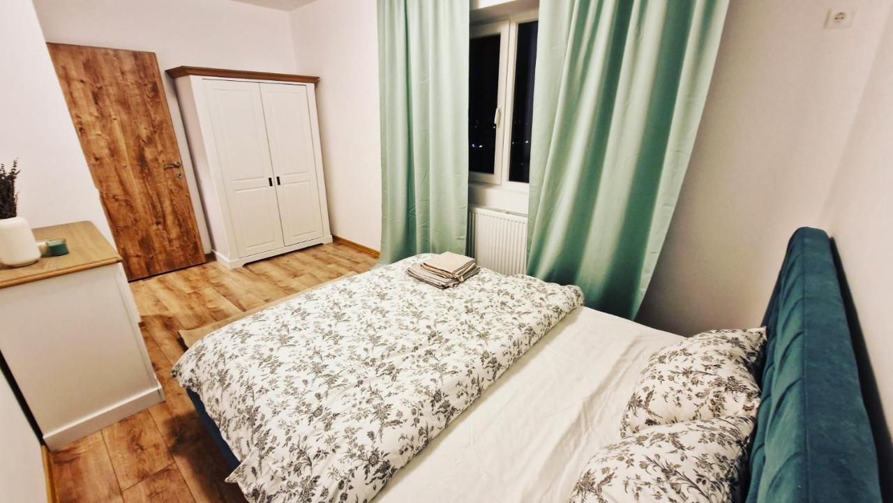 Lux & Confort - Apartament 3 Camere Bukarest Eksteriør billede
