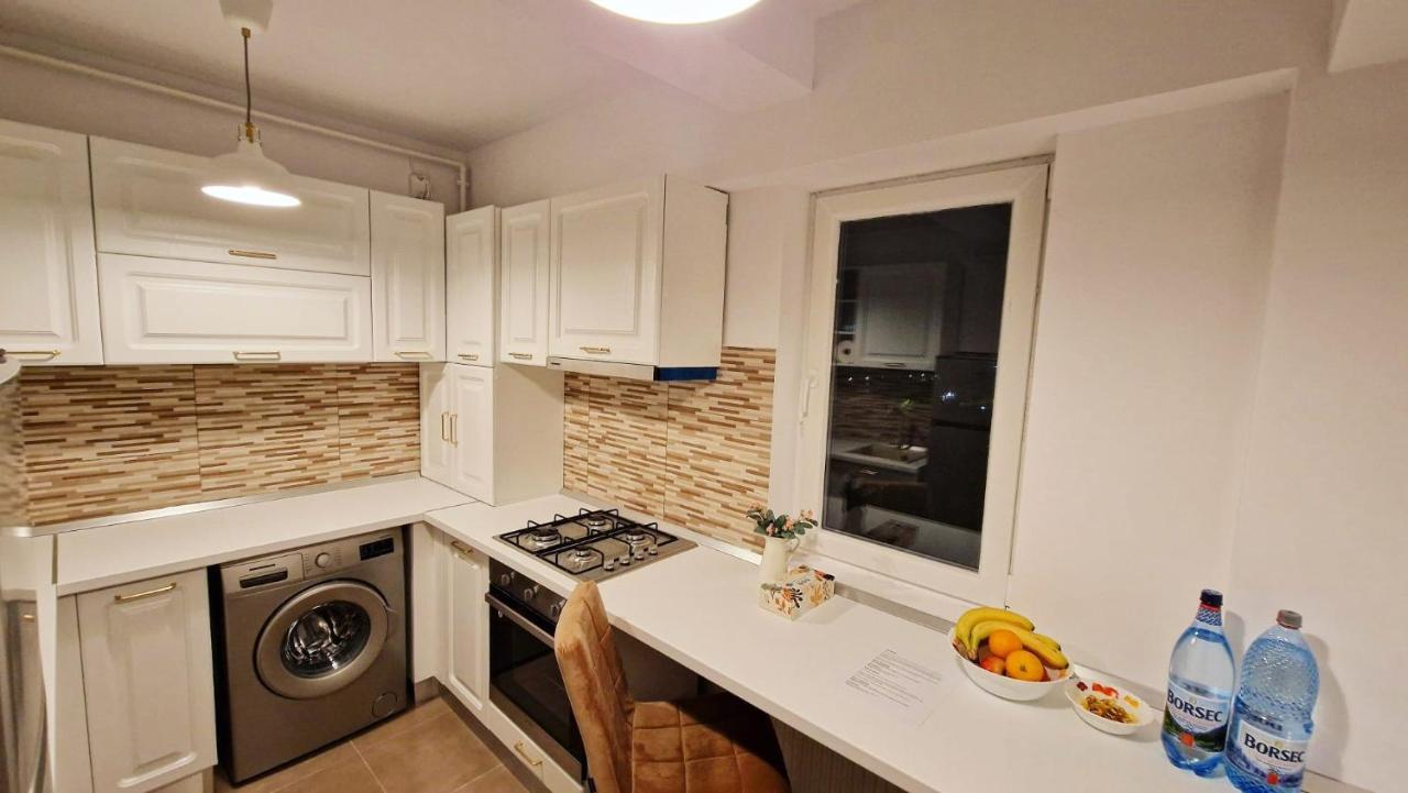 Lux & Confort - Apartament 3 Camere Bukarest Eksteriør billede