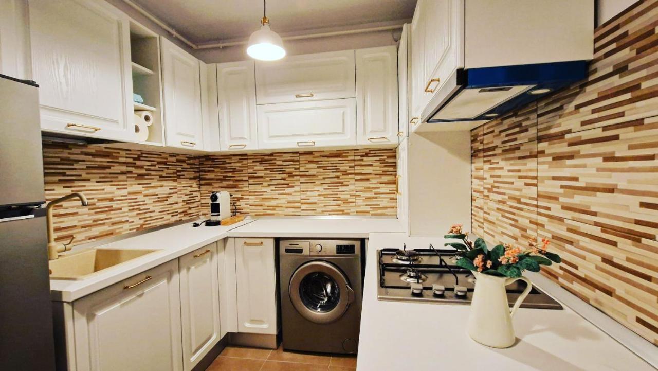 Lux & Confort - Apartament 3 Camere Bukarest Eksteriør billede